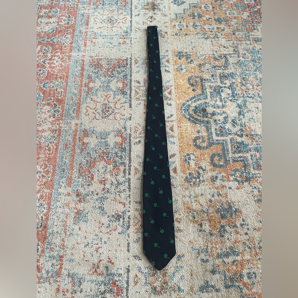 Cape Cod Neckwear four leaf clover navy tie
